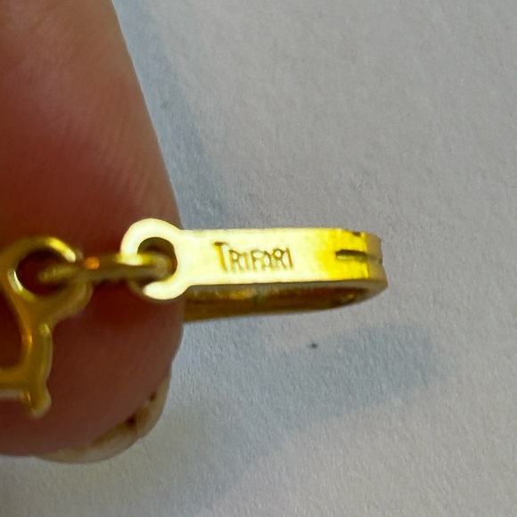 Vintage Trifari Gold Floral Necklace - Picture 2 of 7